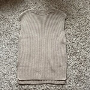 H&M Sleeveless Beige Sweater Vest